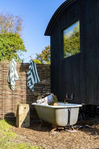 Bramley Cabin Suffolk Relaxing Getaway in Debach
