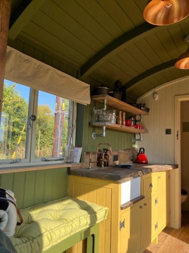 Bramley Cabin Suffolk Relaxing Getaway in Debach