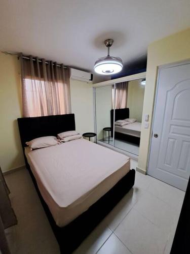 Encantador Apartamento Pequeño (Encantador Apartamento Pequeno) in Villa Mella