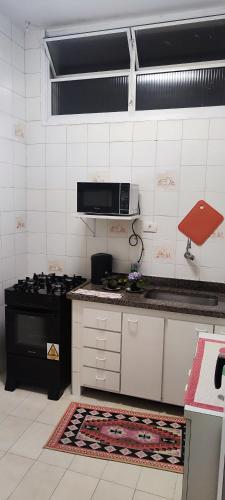 otimo Apartamento Pitangueiras Guaruja bem localizado, 2qts wi-fi near Restaurante Fogao Caipira