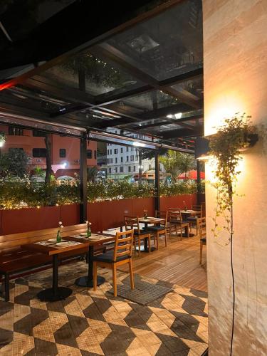 Restaurant, San Raphael Hotel in Republica