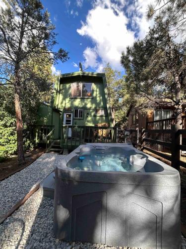 Fireplace, King Bed, Hottub,firepit The Jameson in Sugarloaf, USA