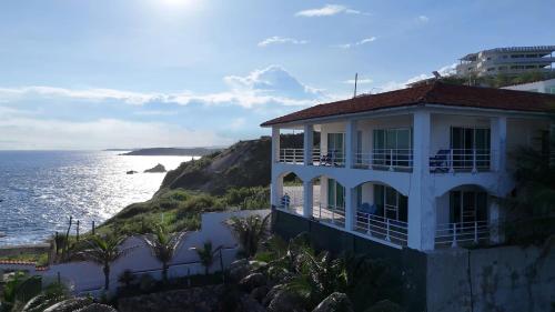 Hotel Luz de Mar ' right on the beach in Kuatunalko