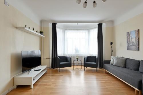 Luxury 110m2 3-Bedroom Apartment for 9 with Bathtub - Čaka Street Central, Riga (fotografie 2)