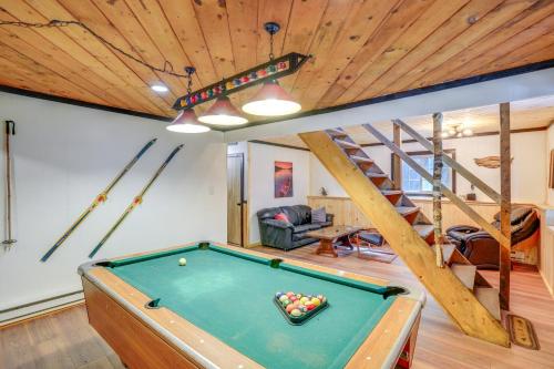 Rustic Cabin Near Ski Resorts in West Dover! in West Dover, USA