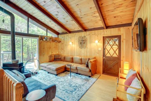 Treehouse Chalet Near Mt Snow with On-Site Trails!