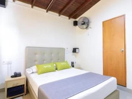 Hotel Colombia Avenida - Photo 3