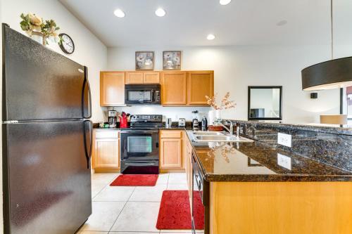4 Mi to Disney World Townhome with Hot Tub and Lanai! in Kissimmee, USA