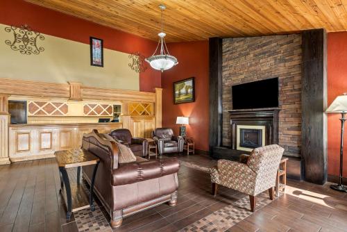 大厅, 西佳西塔酒店 (Best Western Tower West Lodge) in 吉列特(WY)