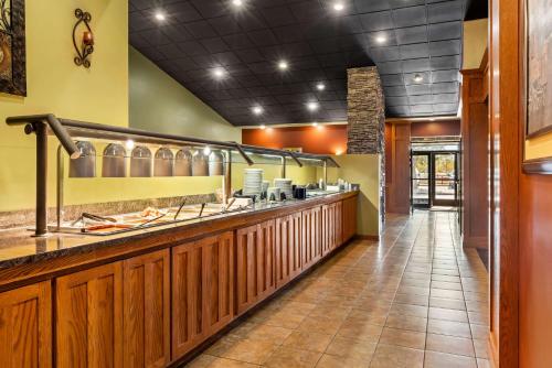Best Western Tower West Lodge - image 4