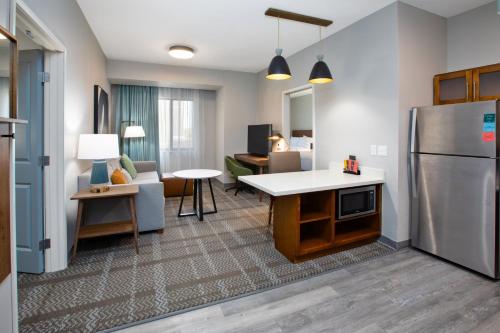 2 bedrooms, 4 beds