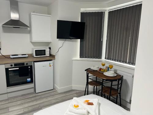 Centrally Located Apartments Room Type - Deluxe Studio