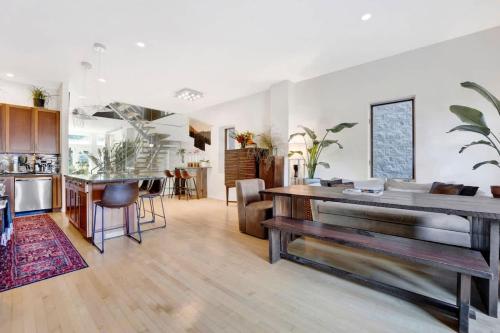 Designer Smart Home in Chicago, USA
