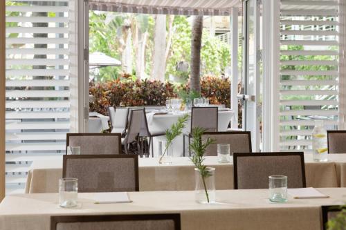 617499038 Kimpton Surfcomber Hotel by IHG