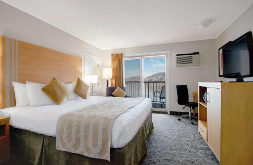 奧索尤斯海岸酒店 (Coast Osoyoos Beach Hotel) in 歐莎約 (BC)