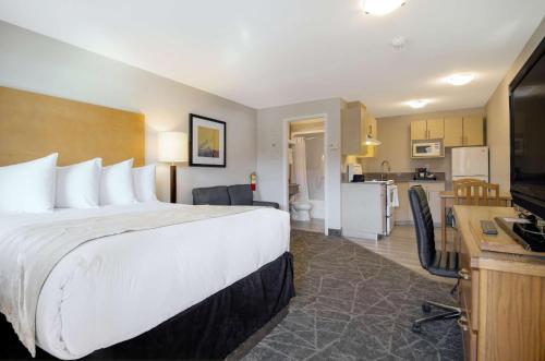 奧索尤斯海岸酒店 (Coast Osoyoos Beach Hotel) in 歐莎約 (BC)