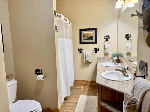 Lodge Style Condo B-8 in Hollister, USA
