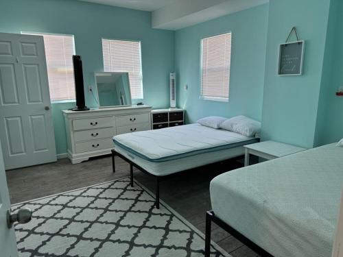 5 Bedroom Lagoon Front - New To Rental Market in Manahawkin, USA