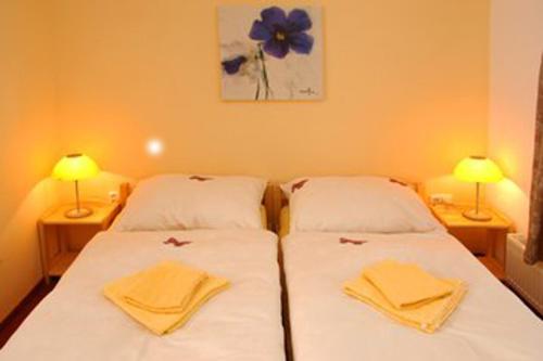 1 queen bed