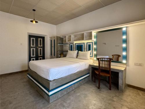 Deluxe Double Room image 10