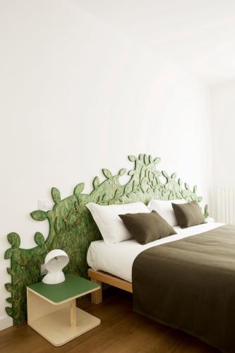One-Bedroom Apartment image 2