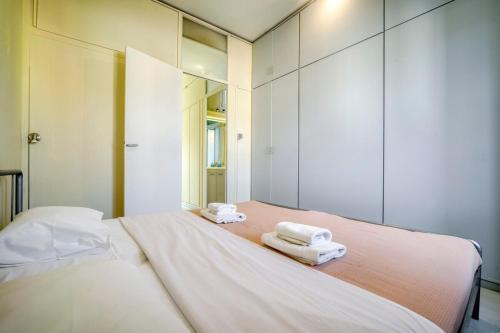 Acropolis Penthouse with 50mbps WIFI, Афины (фото 10)
