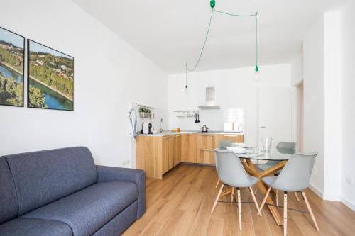 One-Bedroom Apartment image 7