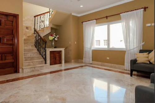 5 BD Luxury Villa with Large Pool & Minutes from Beach in Puerto Aventuras, Mexico