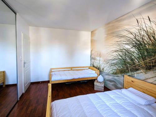 T3 76m² avec terrasse balcon à 100m de la plage d'Eyrac parking et WIFI - FR-1-420-154 - image 2