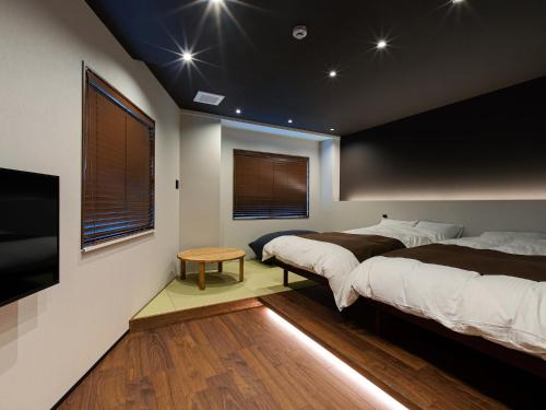 Standard Twin Room image 9