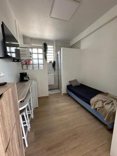 Chambre équipée idéal Voyageur Solo (Chambre equipee ideal Voyageur Solo) in Fort-de-France