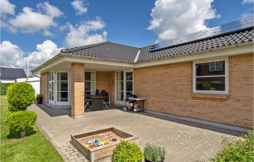  Amazing Home In Varde With Wifi in Varde