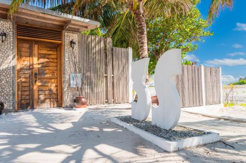 Entrance, Wave Sound By 3S Maldives in Addu Atoll