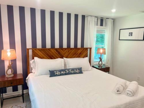 Blue House, King Bed, Grill, Pool Table, Air Hockey, Ping Pong in New Fairfield, USA