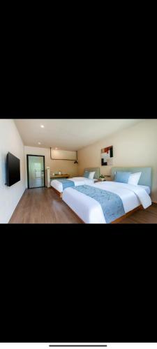 . Kangding Zhuji Villa Designer View B&B