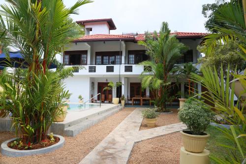 Tampilan eksterior, Sky and Sand Guesthouse in Beruwala