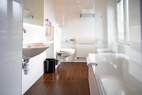 Executive Room image 5