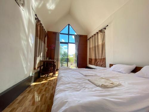 Cool Pool Bungalow in Na Hin