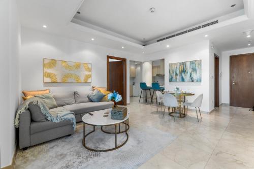 Elegant One Bed Apartment - Panoramic Marina Views - Near JBR & Beach, Dubai (photo 7)
