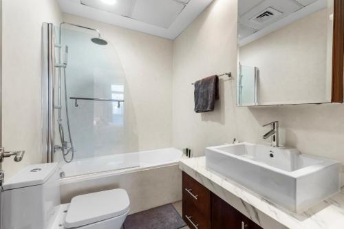 Elegant One Bed Apartment - Panoramic Marina Views - Near JBR & Beach, Dubai (photo 6)