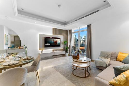 Elegant One Bed Apartment - Panoramic Marina Views - Near JBR & Beach, Dubai (photo 2)