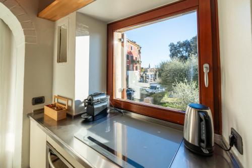 La finestra sul Ponte by Postcardsfrom – Verona, TN