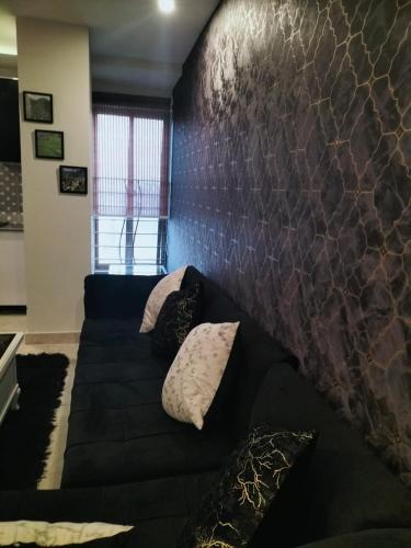 2 Bed Furnished Apartment in ราฟีบล็อก