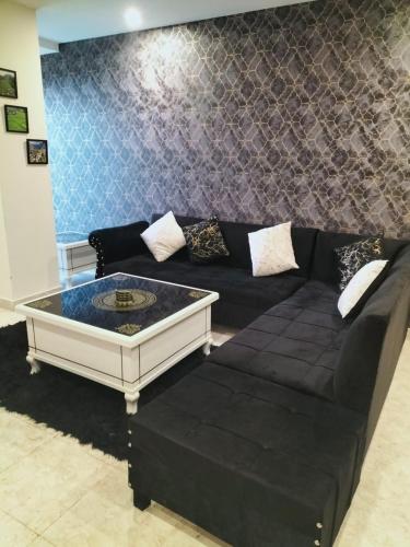 2 Bed Furnished Apartment in ราฟีบล็อก