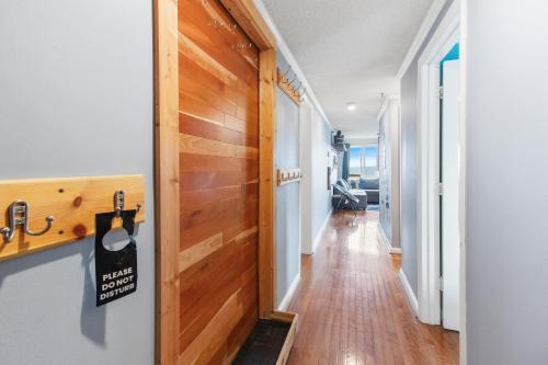 ML194 1st Floor No Elevator Great Views Deck WiFi in Snowshoe, USA