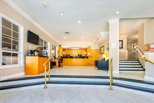 Quality Inn Downtown Inner Harbour in Victoria, Canada