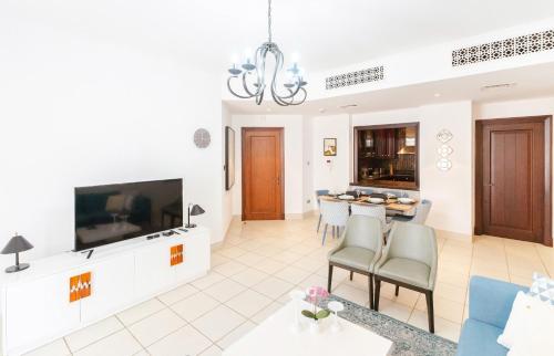 Elegant 2BR Apt in Yansoon 3 w/ Burj Khalifa Views - image 13
