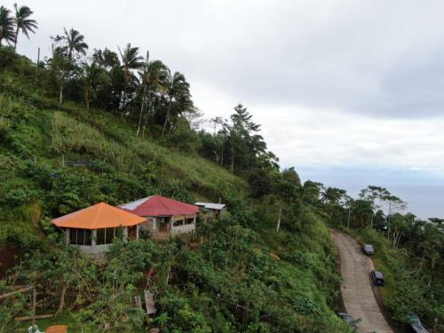 A környék, Romantic Stone House to cooldown in the mountain in Mahinog