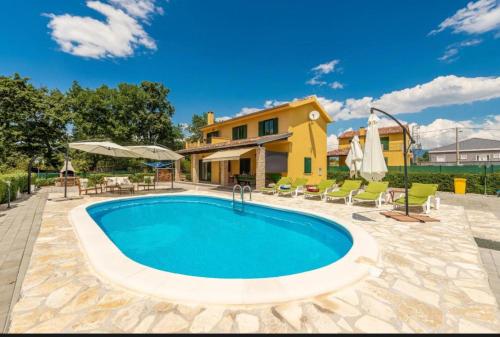 Viesnīcas āriene, Ferienhaus Sonnenliebe mit Pool bei Zadar in Radovin