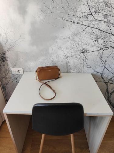 Ida Central Studio Apartment - image 2